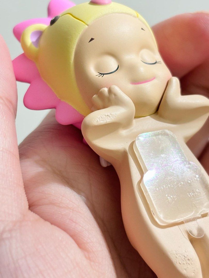 Sonny Angel Dreaming Hipper (Lion) (Category: Designer & Blind Box Toys) located in Mandaluyong City. Submitted by nyannieee (Listing ID 1344353762, Image 2). Description: With manuf defect. Pulled it like that. :((.