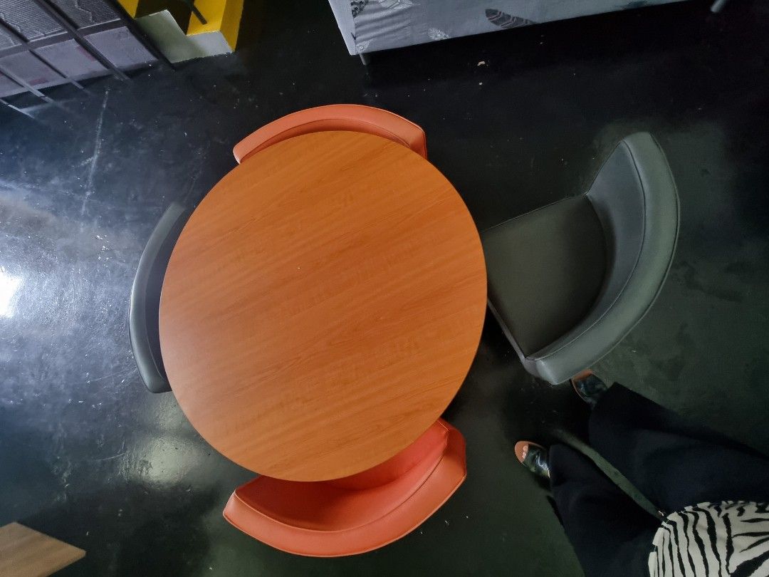 Table set (Category: Tables & Sets) located in Singapore. Submitted by riisme (Listing ID 1344391975, Image 1). Description: minimalist diameter 80cm, height 75cm discolouration on chairs wa 912five 5zero53.