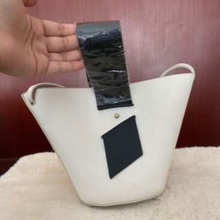 (Kategori: ) berada di . Dikirim oleh byopal (ID iklan 1344321436, Gambar 1). Deskripsi: .