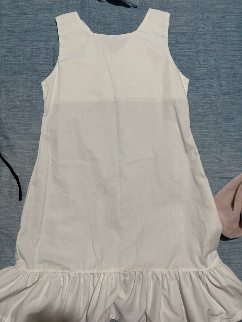 Two-way White Linen Dress (Category: Dresses) located in Pasig City. Submitted by fromfrances (Listing ID 1344392060, Image 2). Description: See 5th picture for measurements (w/ stain, see 4th picture) MOP: Gcash SF & MOD c/o and to be booked by buyer .