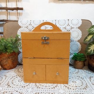 Vintage makeup box with reclining mirror vanity box jewelry box organizer