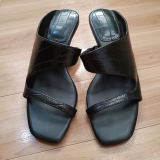 (Category: ) located in . Submitted by am.thingspreloved (Listing ID 1344302673, Image 1). Description: .