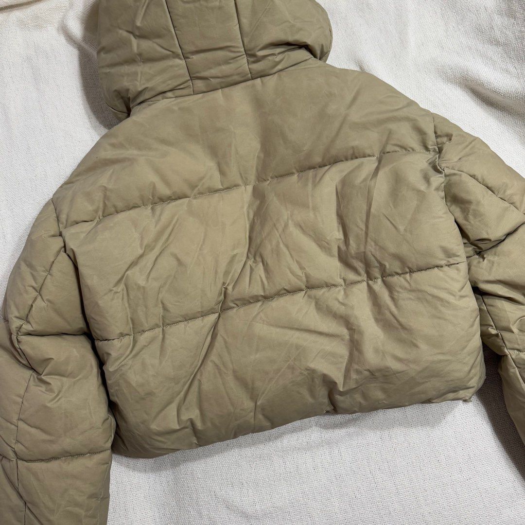 Zara puffer (Category: Coats, Jackets and Outerwear) located in Pasay City. Submitted by sams__stuff (Listing ID 1344268810, Image 3). Description: -brand new and still with tag -washed design and color -bought from Hong Kong -price removed so husband can’t see dont lowball me. thank you..