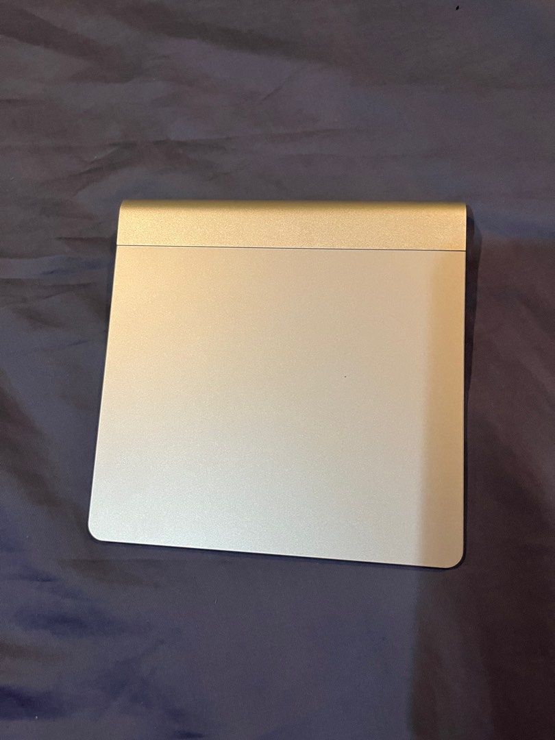 [RUSH SALE] Apple Magic Trackpad (1st gen) (Category: Mouse & Mousepads) located in Manila. Submitted by prelovedcloset08 (Listing ID 1339636201, Image 3). Description: 2 pcs AA battery.
