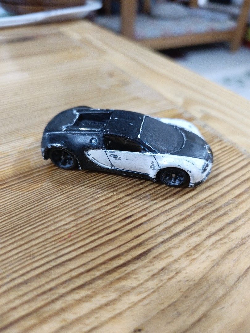 Bugatti veyron speed machines collector item (Category: Vehicle & Diecast Models) located in Cavite. Submitted by llyn63 (Listing ID 1339608545, Image 1). Description: hotwheels speed machines rare buggati veyron.