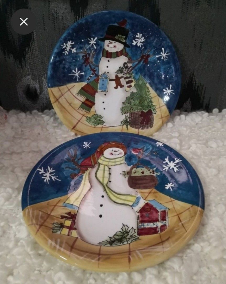 Christmas Plates Kitchen Decor (Category: Frames & Pictures) located in Mandaluyong City. Submitted by ilovemyshop (Listing ID 1339600752, Image 1). Description: 💜 This embossed, handpainted Certified International Christmas Display is design by Susan Winget. 💜 300 each 2 for 500 💜 Size is 8.25".
