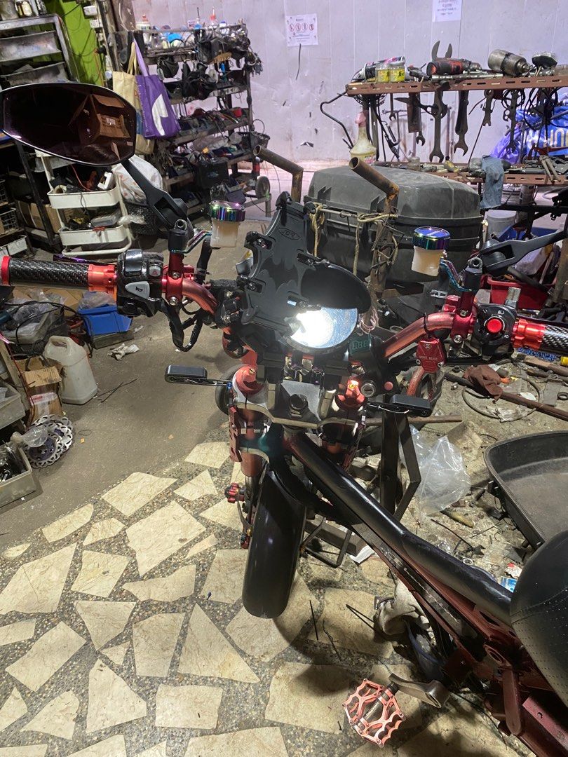 Commando set up (Category: E-Scooters & E-Bikes) located in Singapore. Submitted by karuvinn (Listing ID 1339589360, Image 2). Description: Selling setup only Able to slight nego Blue tag LTa approve Welding done by GE Controller is FarDriver 72v 300a.