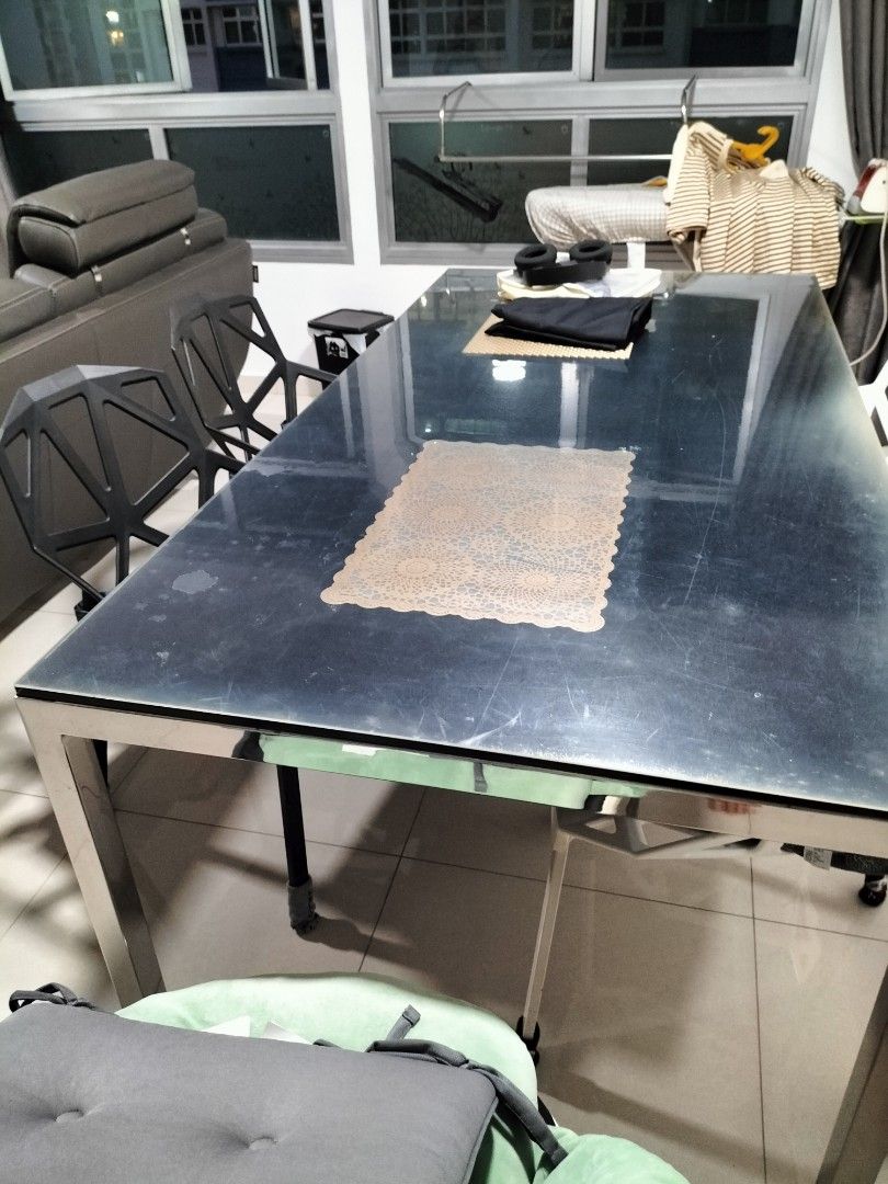 Dining Table (Category: Tables & Sets) located in Singapore. Submitted by hippo9699 (Listing ID 1339668499, Image 1). Description: width 85cm length 170cm Arrange own transport.