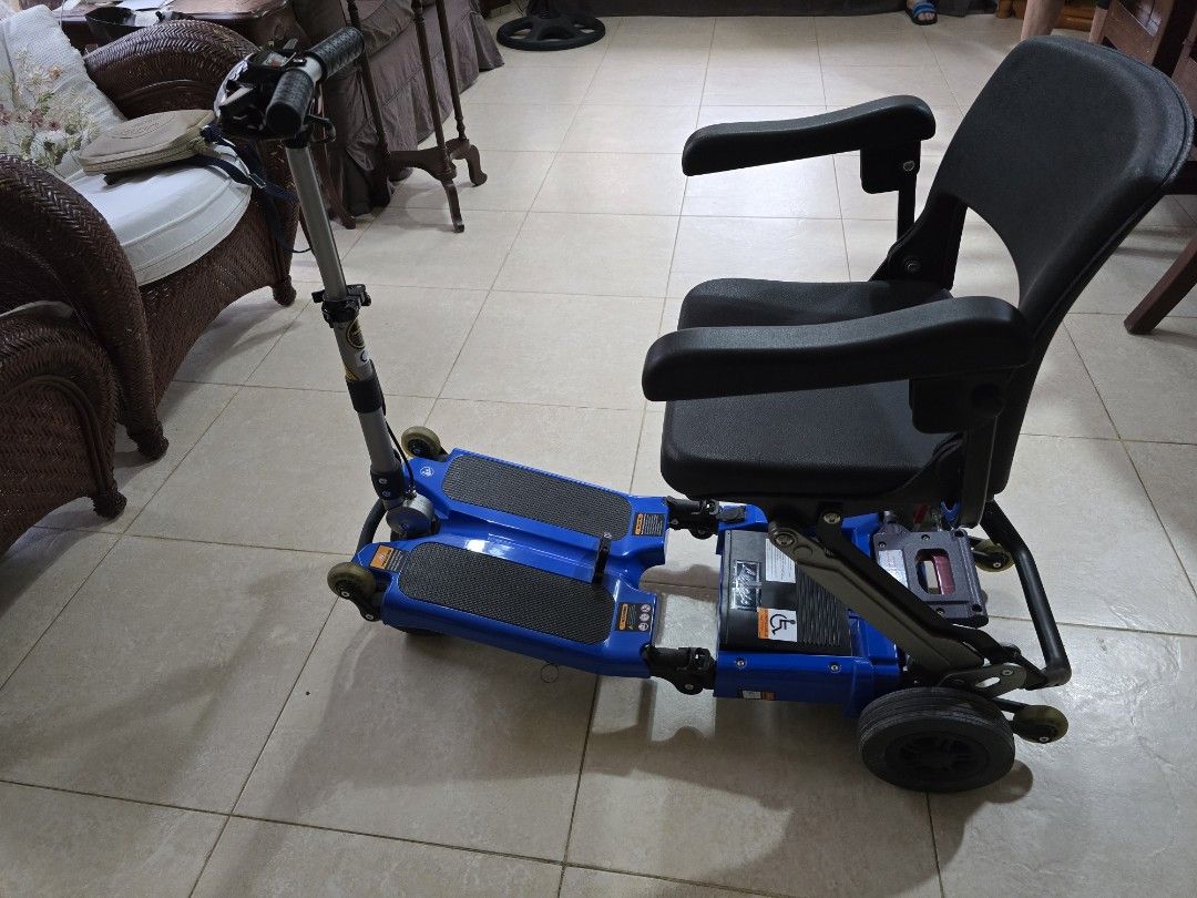 Electric Mobility Scooter (Category: Wheelchairs) located in Quezon City. Submitted by glennp00 (Listing ID 1339666992, Image 2). Description: selling electric mobility scooter. Foldable and ideal for travel. pristine condition..