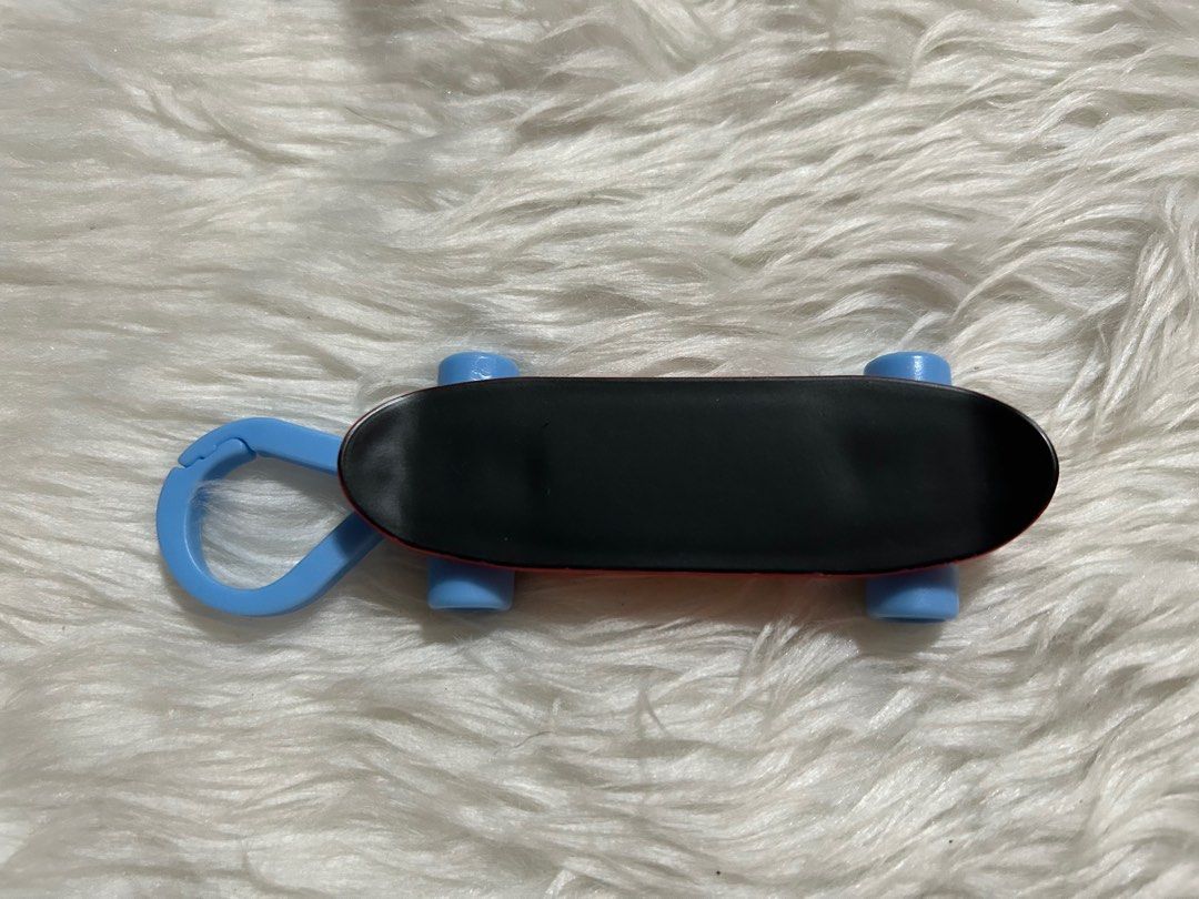 Finger Skateboard Toy*’MIGO (Category: Character Goods) located in Pasig City. Submitted by mixpicks (Listing ID 1339570312, Image 1). Description: Mcdo Collectible Toy Bag Charm .