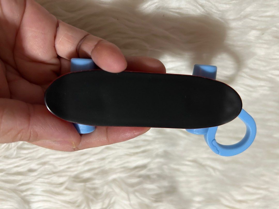 Finger Skateboard Toy*’MIGO (Category: Character Goods) located in Pasig City. Submitted by mixpicks (Listing ID 1339570312, Image 2). Description: Mcdo Collectible Toy Bag Charm .