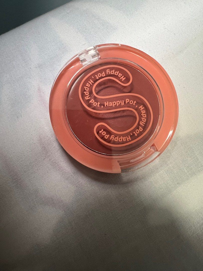 Happy Pot Creme Blush shade “Muse” (Category: Makeup) located in Mandaluyong City. Submitted by feiruzzz (Listing ID 1339628058, Image 1). Description: Hi!! Bought as B1T1 in the warehouse sale, Swatched only, Selling for half the price :).
