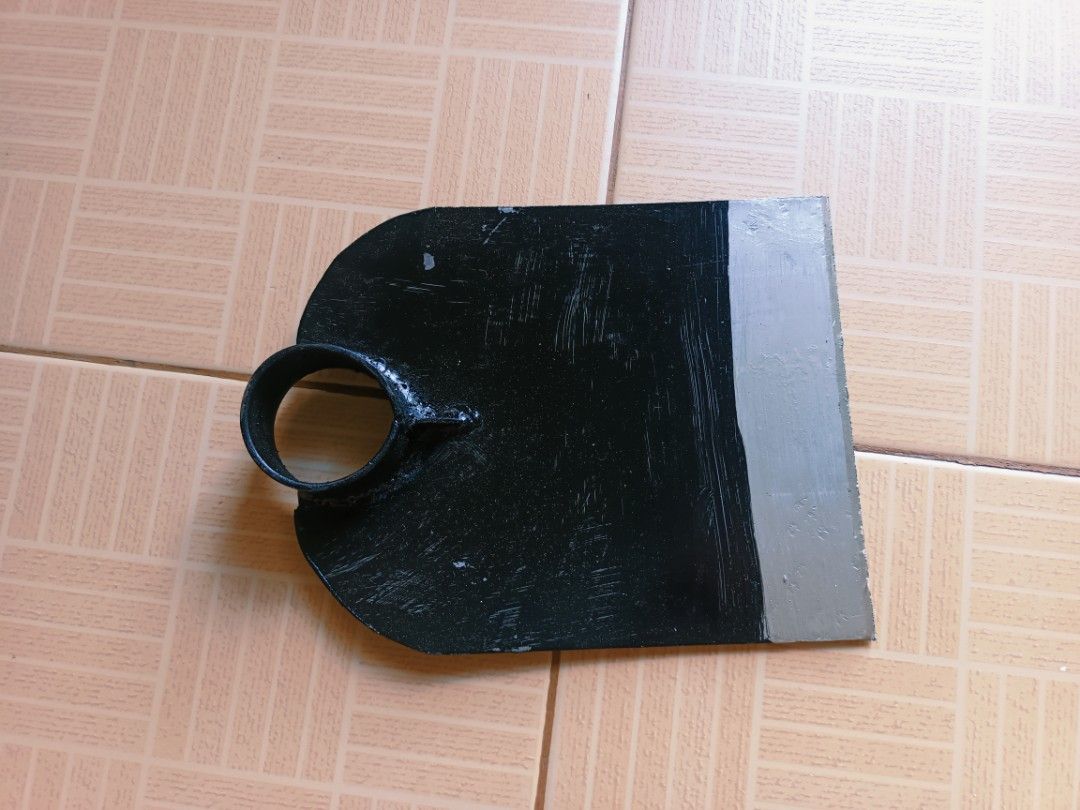 Hoe Head or Blade Only / Asarol Big Blade (Category: Gardening Tools & Ornaments) located in Caloocan City. Submitted by iamsnase19 (Listing ID 1339558026, Image 2). Description: Asarol Big Blade Blade ng Asarol Size : Big diameter:46.7mm Width- 7 inches Length-8.5 inches.