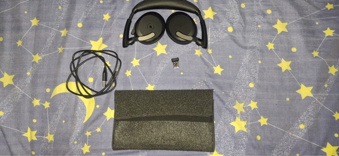 Jabra Wireless headphone (Category: Headphones & Headsets) located in Manila. Submitted by mrcrlazaro (Listing ID 1339593856, Image 2). Description: Useage: Not been used RFS: No need for extra headphones Original Price from Jabra: 19,998 php Selling for: 17,500 php (slightly negotiable) Details: Jabra Evolve2 65 Flex - wireless Bluetooth Dongle Wired cable USB C Jabra original pouch.