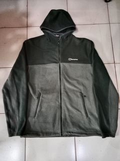 (Kategori: ) berada di . Dikirim oleh tshirtshopofficial_ (ID iklan 1339644185, Gambar 1). Deskripsi: .