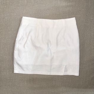 (Category: ) located in . Submitted by bubbytea.closet (Listing ID 1339657560, Image 1). Description: .