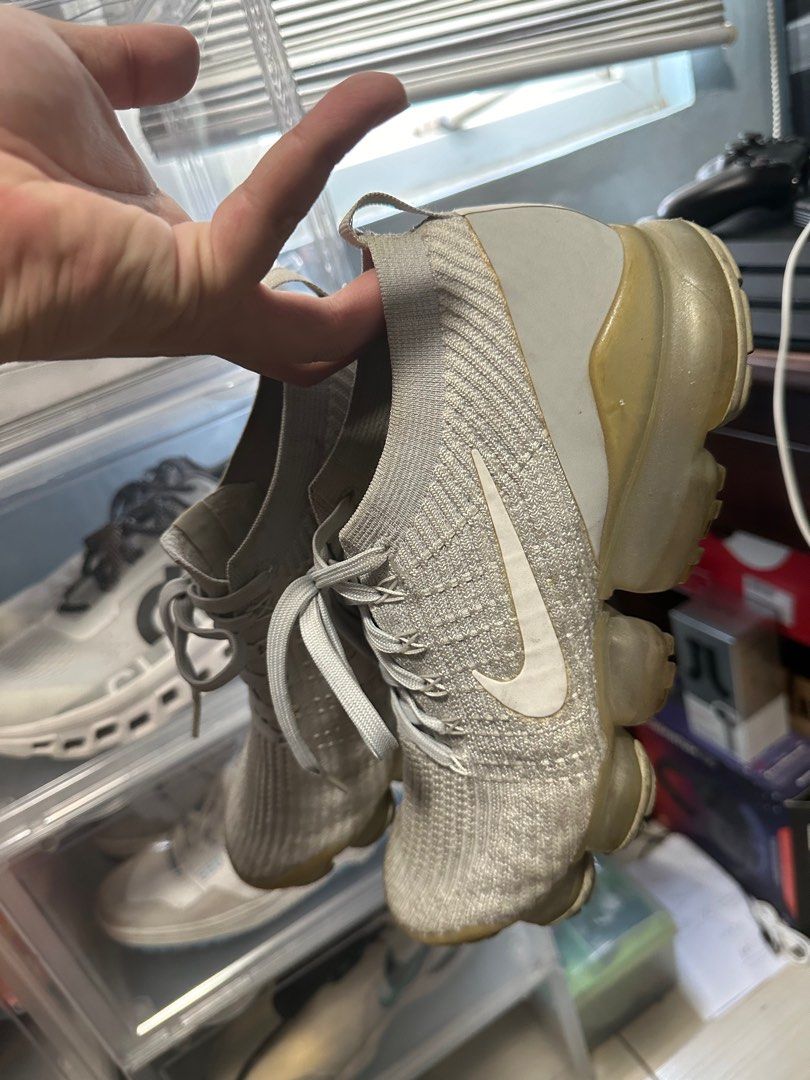 NIKE VAPORMAX (Category: Sneakers) located in Manila. Submitted by yoyohanchecharon (Listing ID 1339612078, Image 2). Description: Size 10.5 no box Yellowing, but pair is ok Pm if interested .