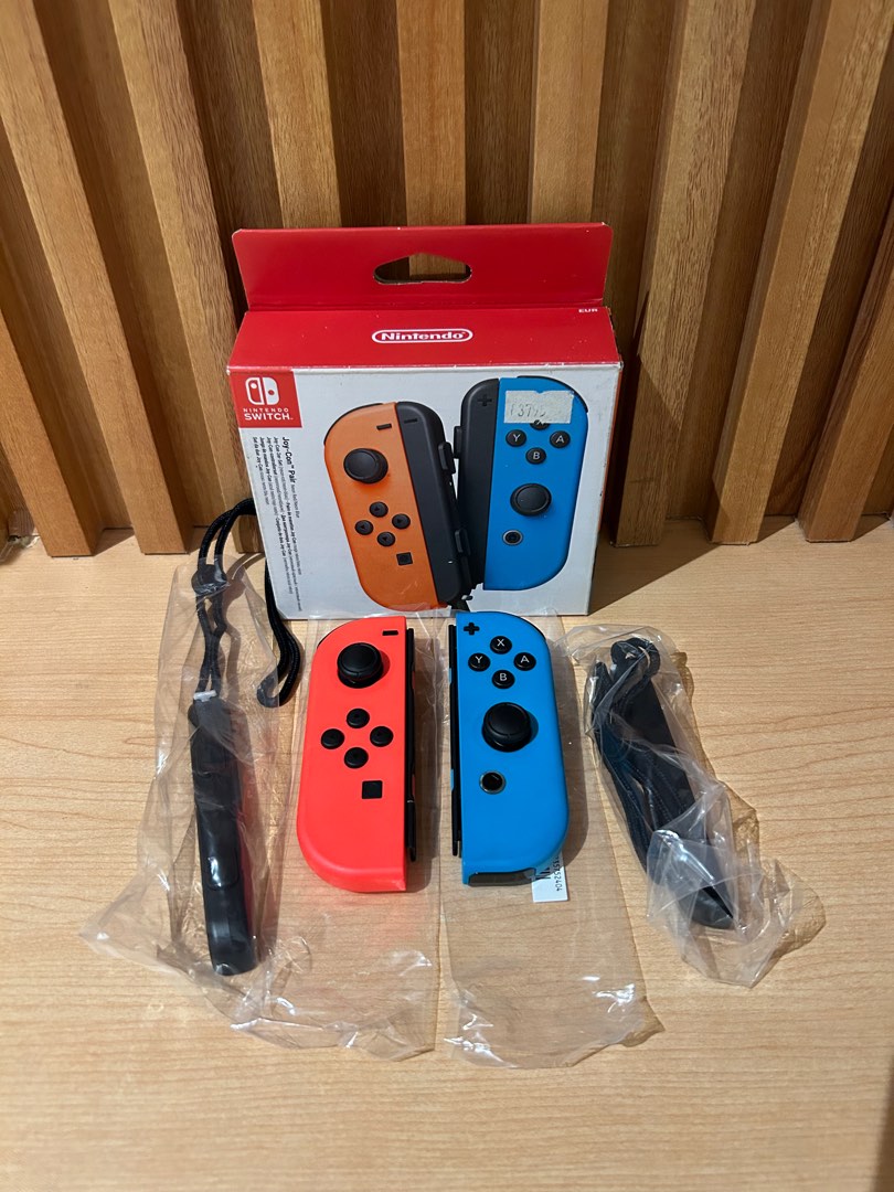 Nintendo switch joycons complete set, Video Gaming, Video Game Consoles ...