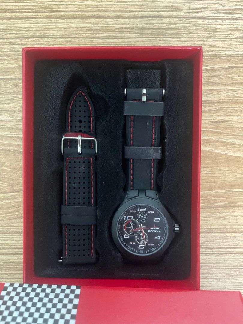 Pinnacle Motorsports Watch