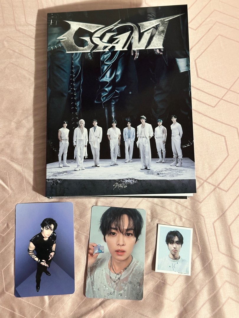 放]Stray Kids 日專GIANT初回生產限定盤B (已拆全齊), 興趣及遊戲, 收藏品及紀念品, 韓流- Carousell