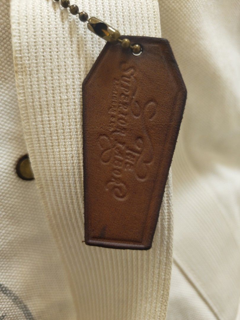 The Superior Labor Tote (Category: Luxury Bags & Wallets) located in Tanza. Submitted by walburst (Listing ID 1339677972, Image 2). Description: The Superior Labor Tote Large Good Condition Heavy duty canvas Leather Trims Made in Japan.