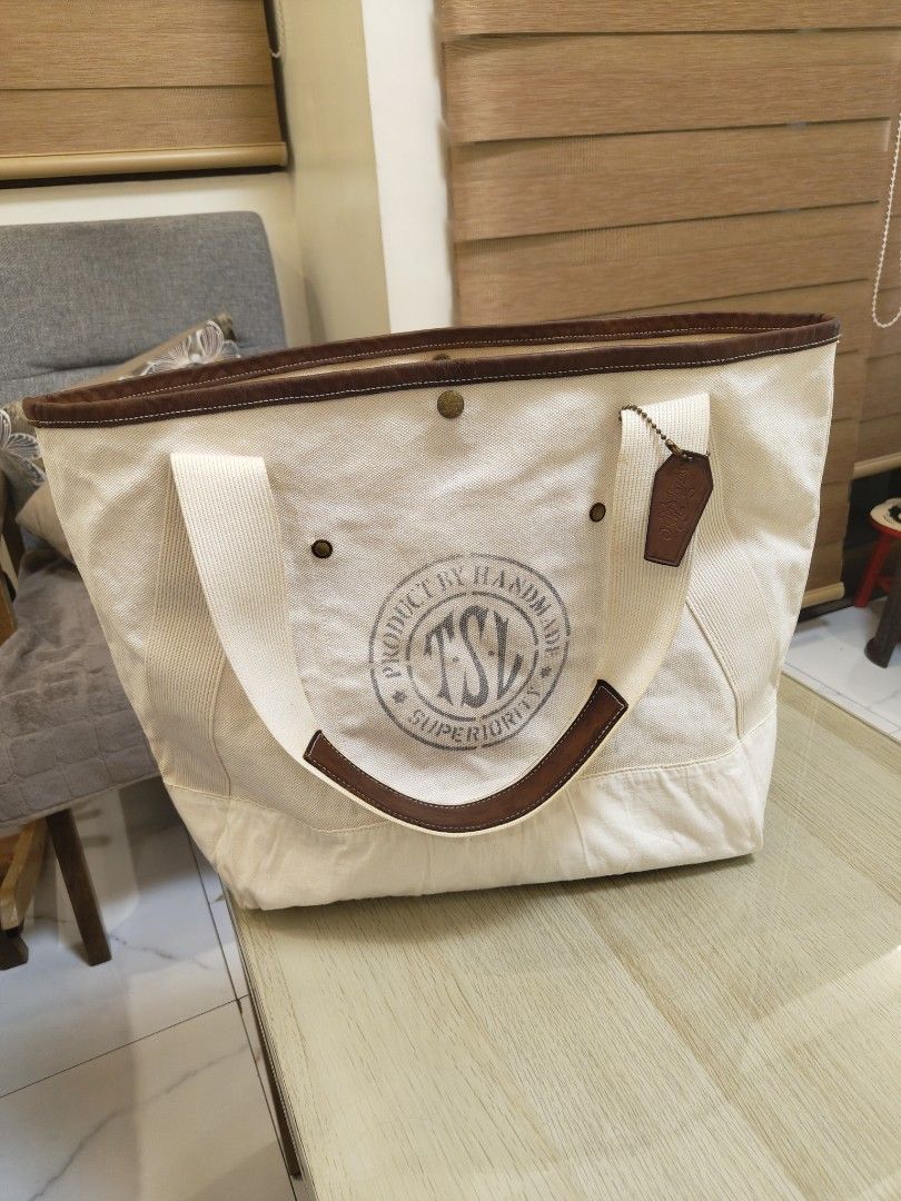 The Superior Labor Tote (Category: Luxury Bags & Wallets) located in Tanza. Submitted by walburst (Listing ID 1339677972, Image 1). Description: The Superior Labor Tote Large Good Condition Heavy duty canvas Leather Trims Made in Japan.