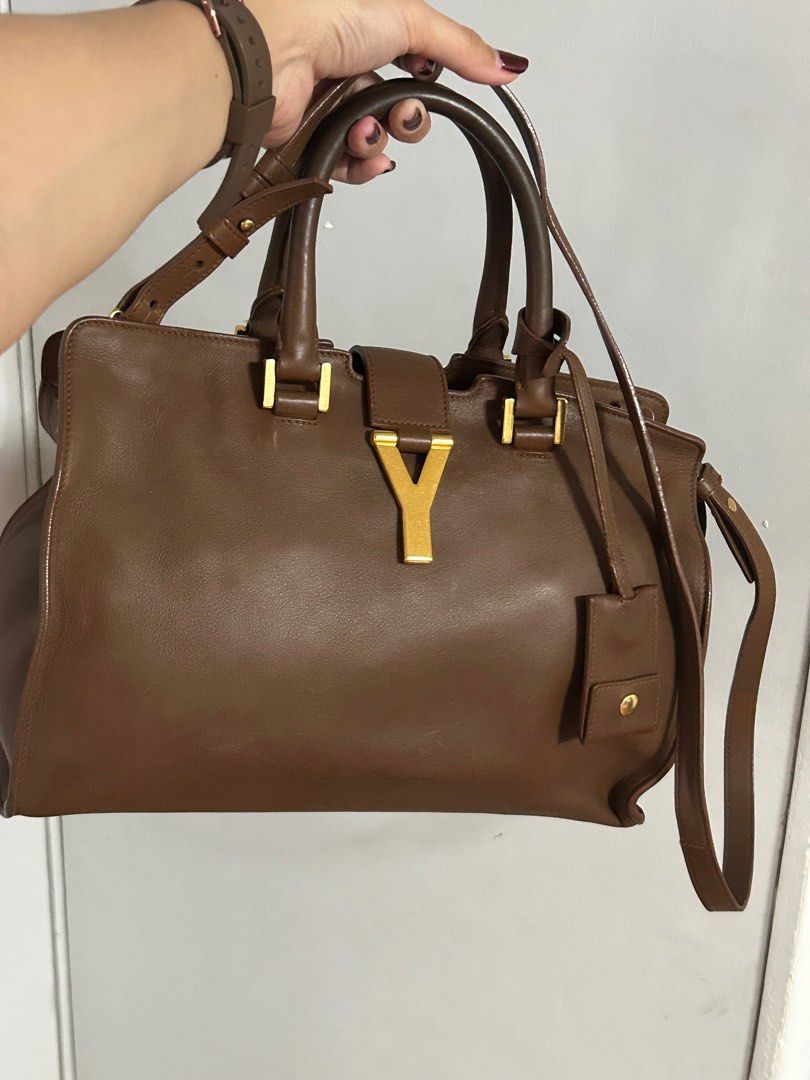 YSL Cabas Bag Small (Category: Luxury Bags & Wallets) located in Arayat. Submitted by cjscolis (Listing ID 1339632552, Image 2). Description: SLIGHTLY USED Minimal Scratches SIGNS OF USAGE (RFS Not using Anymore).