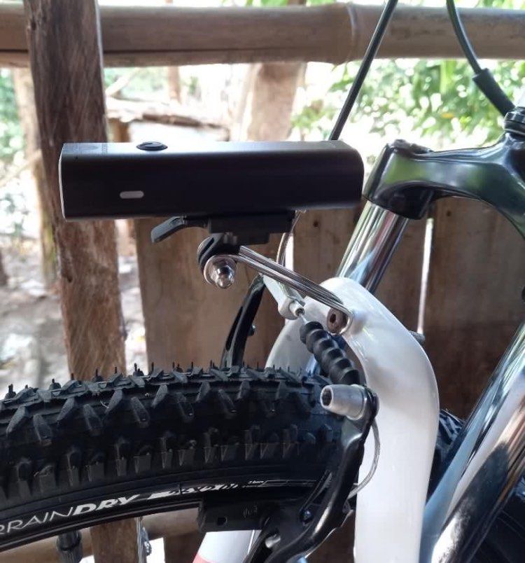 Bike Light Mount (Category: Bicycles) located in Paranaque City. Submitted by mitochondrian (Listing ID 1344604320, Image 2). Description: Bike light. Fits rockbros.