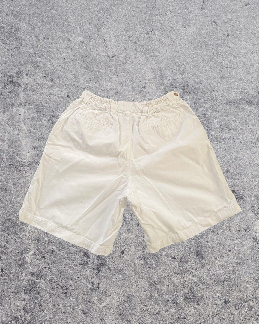 CAMBRIDGE CLASSICS TENNIS CHINO SHORTS (Category: Shorts) located in Quezon City. Submitted by xmanarchive (Listing ID 1344486192, Image 3). Description: 📎 Fits 32-34 📎 Adjustable waist Fit pic is mine..