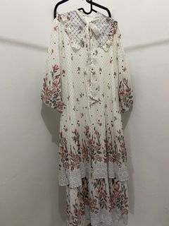 (Category: ) located in . Submitted by mariposawardrobe (Listing ID 1344494457, Image 1). Description: .
