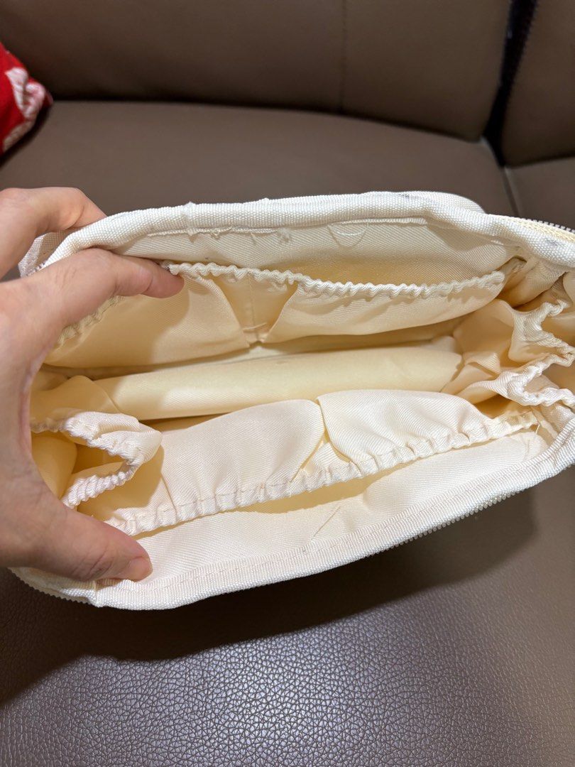 Cometics Bag (Category: Accessory holder, box & organisers) located in Klang. Submitted by daphne613 (Listing ID 1344451650, Image 2). Description: .