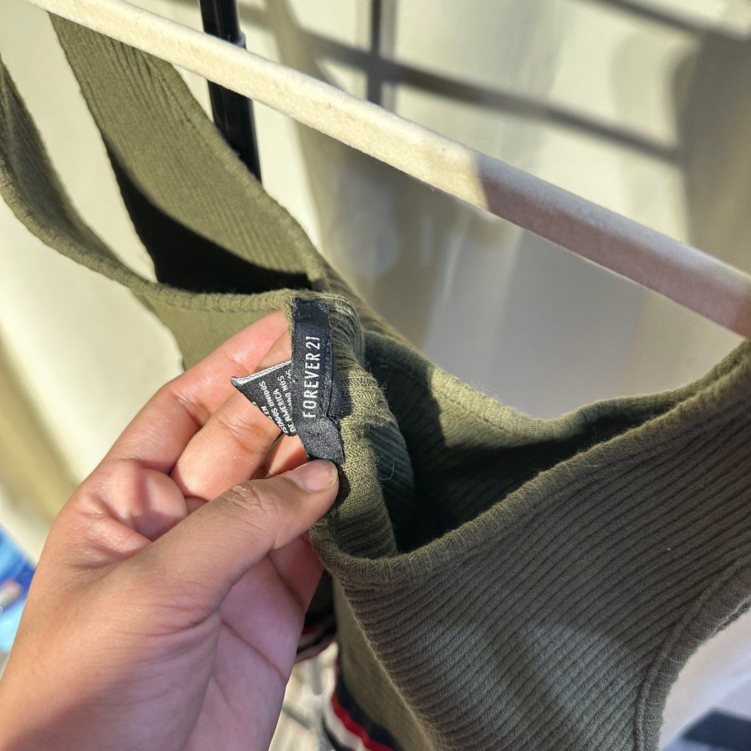 f21 bodysuit (Category: Sets or Coordinates) located in San Jose. Submitted by mamacituh (Listing ID 1344608396, Image 2). Description: fit small to med.