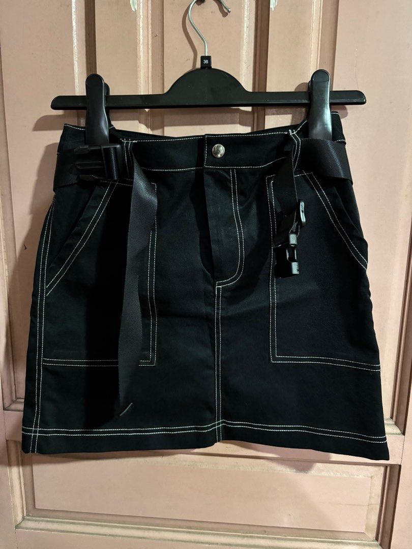 Forever 21 black skirt with belt (Category: Skirts) located in Pasay City. Submitted by chewy9 (Listing ID 1344522630, Image 1). Description: For sale Forever 21 black skirt with belt Size small (length: 16in, width: 13in) 200 pesos Pasay loc, sf to be paid by buyer Pm for details. Thanks!.