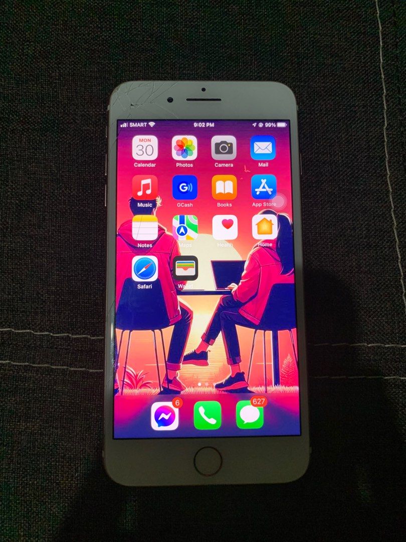 Iphone 7 Plus 32gb with LCD Crack (Category: iPhone 7 Series) located in Taguig. Submitted by karusellph (Listing ID 1344562182, Image 1). Description: Issue: Glass crack as shown in the pictures Still functional for daily use.