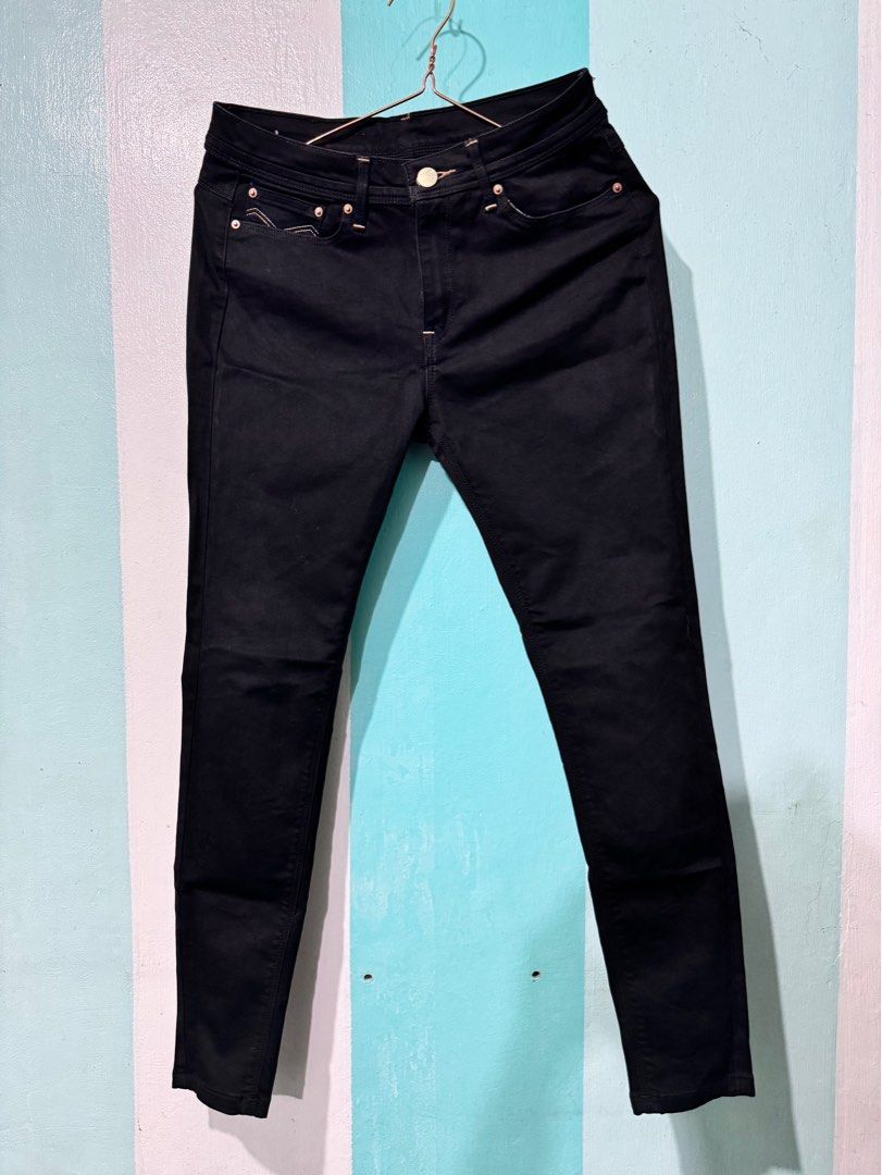 JAG Skinny Black Jeans (Category: Jeans) located in Bacoor. Submitted by amorousmnl (Listing ID 1344521723, Image 2). Description: Brand New Brand: JAG Color: Black Size: 29 Exact Measurements: Waist: 29" Length: 36" RFS: Di kasya sakin :(.