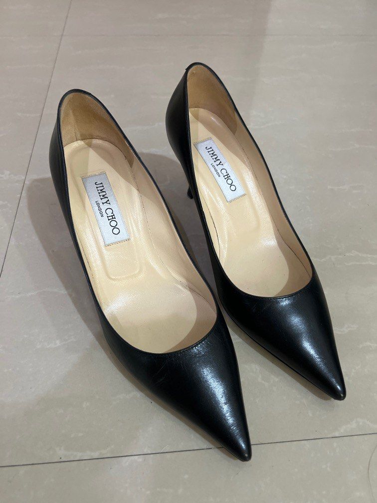 Jimmy Choo Leather Pumps (Category: Heels) located in Valenzuela. Submitted by declutterclutter_ (Listing ID 1344459307, Image 1). Description: .