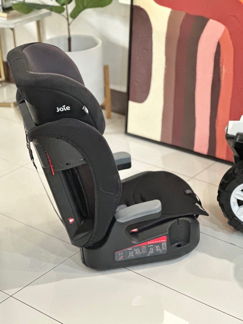 Joie (Category: Car Seats) located in Quezon City. Submitted by jptee18 (Listing ID 1344451136, Image 3). Description: Grows with your child from 1 to 12 yrs old Just stored in stockroom Missing cup holder.