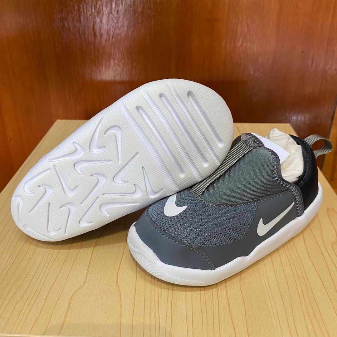 Nike kids lil swoosh online