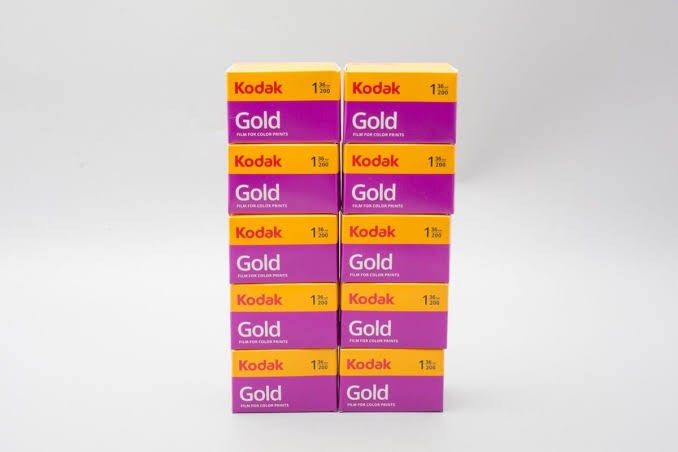 Kodak GOLD 200 (Category: Cameras) located in Quezon City. Submitted by shop_tokyo (Listing ID 1344609698, Image 2). Description: 35mm/135mm, Colored ISO 200 36 exposures Expiry: 08/2025.