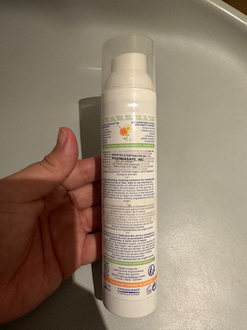 Mustela Arnica Gel 100ml (Category: Other Baby Bathing & Changing Needs) located in Mandaluyong City. Submitted by rae_tt (Listing ID 1344556010, Image 2). Description: Brandnew Rfs: declutter didnt use Grab or lala move Loc san juan.