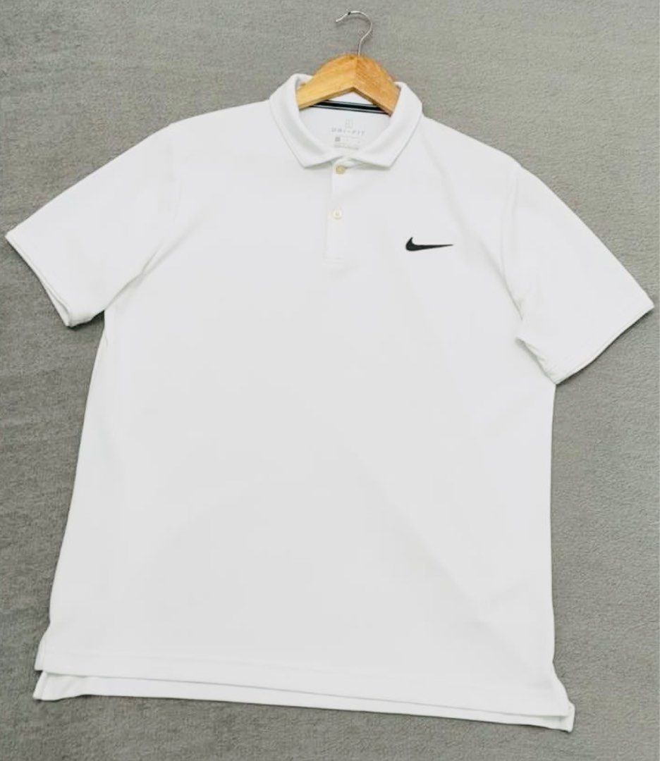 Nike Men’s Polo Tshirt (Category: Tshirts & Polo Shirts ) located in Mandaluyong City. Submitted by nescreates (Listing ID 1344526982, Image 1). Description: Authentic Nike polo shirt . Like new condition . Large size Ang Ganda ng fitting . Malamig sa katawan dimensions L: 27.5 W : 21.5 # declutter .