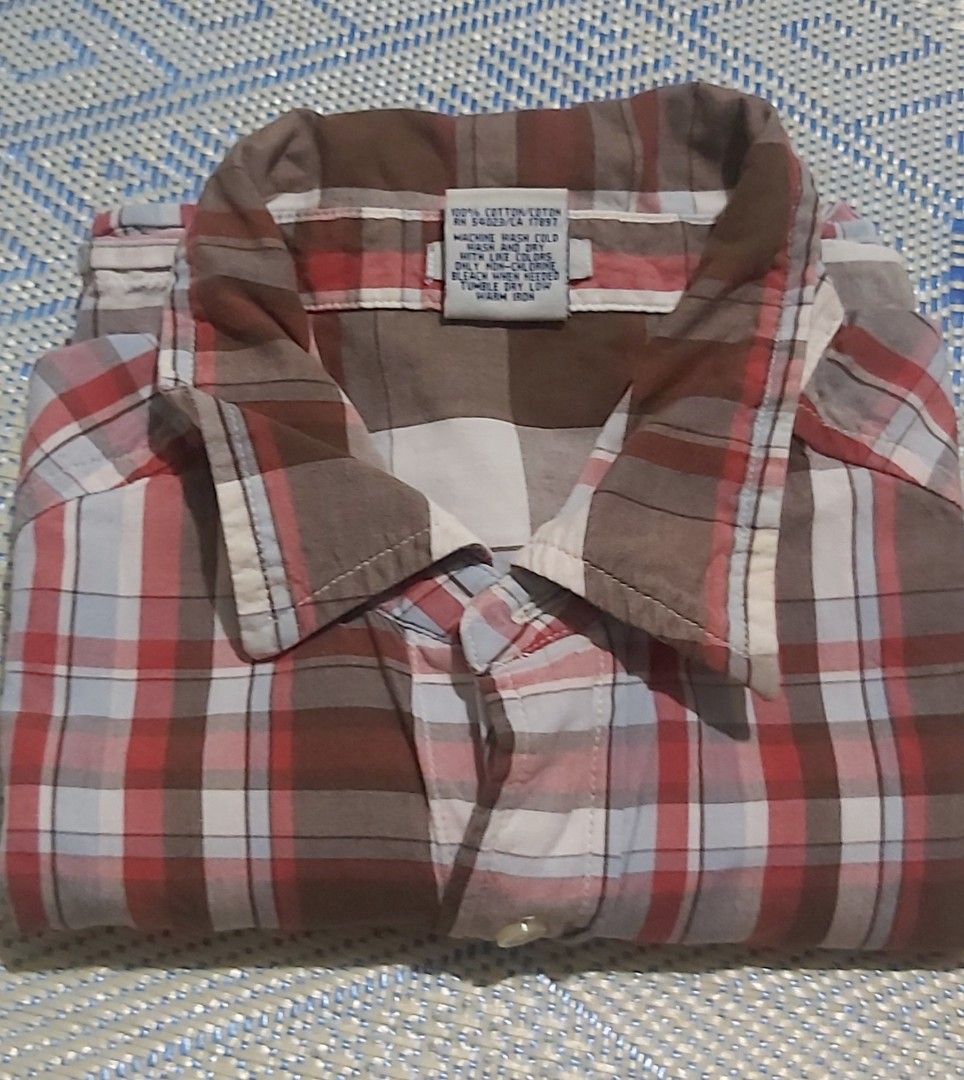 Old Navy Checkered Polo (Category: Tshirts & Polo Shirts ) located in Quezon City. Submitted by SecretFlutePlayer (Listing ID 1344522515, Image 2). Description: Old Navy Checkered Polo Polo from USA, brought by my mother fot my brother last March 2020 but was not used since it was pandemic and switch to WFH. Label Meausrement: US Size Small Chest 20 inches Length 27 inches Shoulder 17 inches Measurements taken by actual tape measure Measurement +