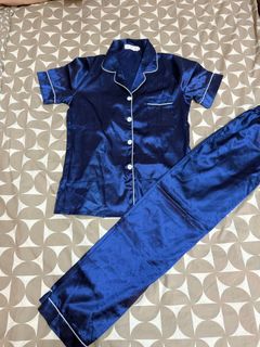 (Category: ) located in . Submitted by bbuyandsellpreloved (Listing ID 1344484406, Image 1). Description: .