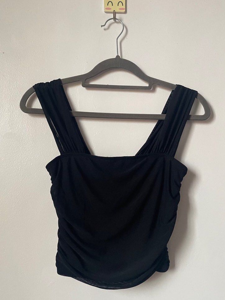 sleveless croptops (Category: Sleeveless) located in Tacloban City. Submitted by declutterpatter (Listing ID 1344534572, Image 1). Description: ▪️SIZE : SMALL ▪️MOP: Gcash and Gotyme ▪️MOD : J&T ▫️Shipping fee: luzon: 100 ncr: 100 visayas: 85 mindanao: 105.
