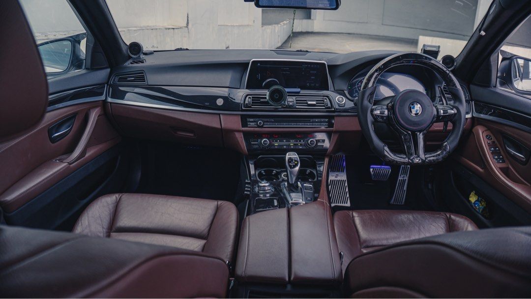 Sporty BMW F10 Car Rental62872682696067114