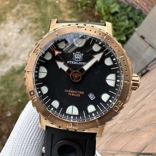 (Category: ) located in . Submitted by z-watches (Listing ID 1344525205, Image 1). Description: .