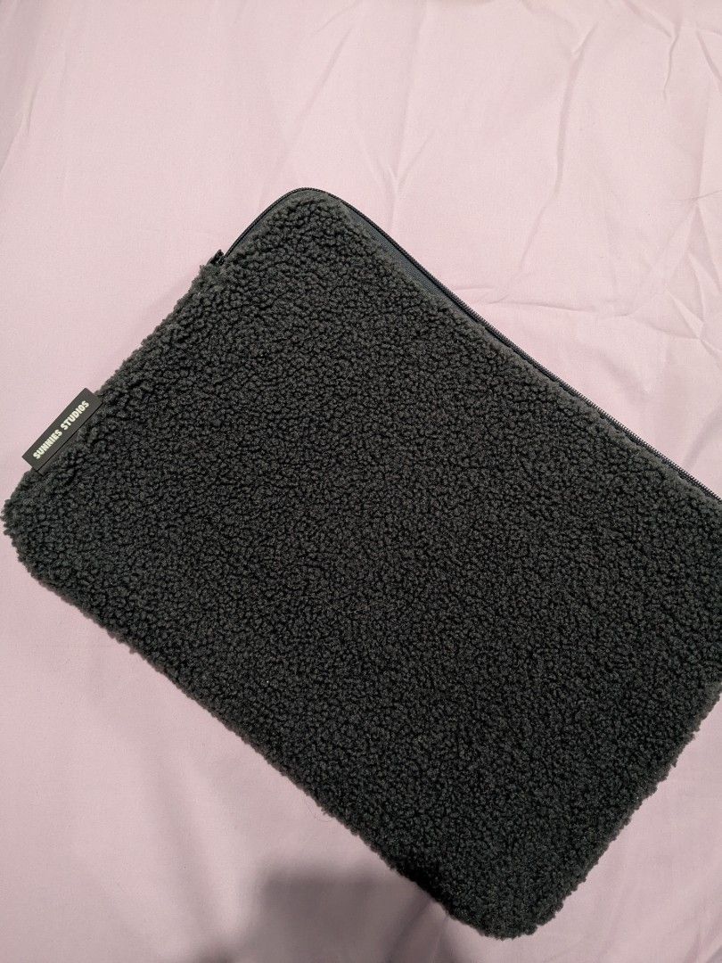 Sunnies Studios Laptop Sleeve (LIMITED EDITION) (Category: Laptop Bags & Sleeves) located in General Santos City (Dadiangas). Submitted by prelovedbymols (Listing ID 1344494197, Image 2). Description: This laptop sleeve from Sunnies Studios is limited edition and has been discontinued already. Fits my 16 inch MacBook Pro but it's tight. dimensions: 38 cm x 27 cm.