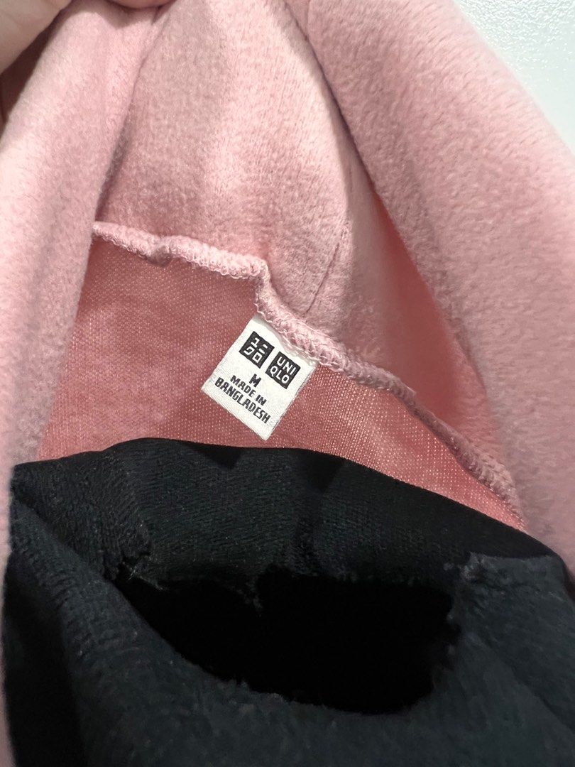 Uniqlo Heattech Shirt (Pink) (Category: Others Tops) located in Rizal. Submitted by ecrystalsph (Listing ID 1344601253, Image 2). Description: Uniqlo Heattech Top in Medium and Pink color. .