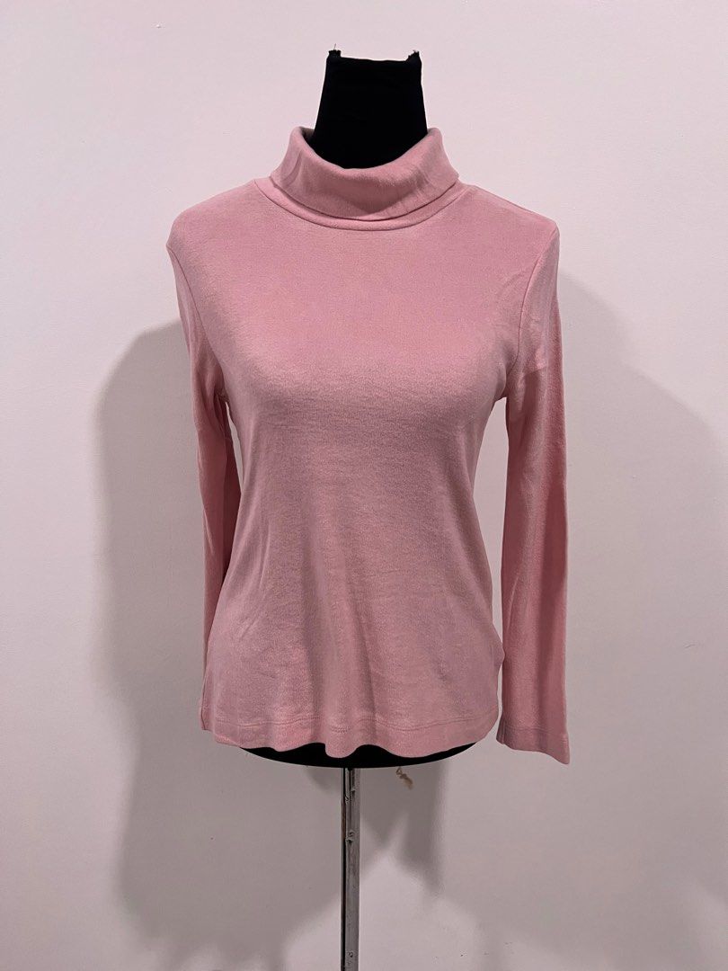 Uniqlo Heattech Shirt (Pink) (Category: Others Tops) located in Rizal. Submitted by ecrystalsph (Listing ID 1344601253, Image 1). Description: Uniqlo Heattech Top in Medium and Pink color. .