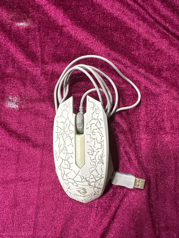 Wired Gaming Mouse (Category: Mouse & Mousepads) located in Singapore. Submitted by katachifilms (Listing ID 1344597821, Image 1). Description: .